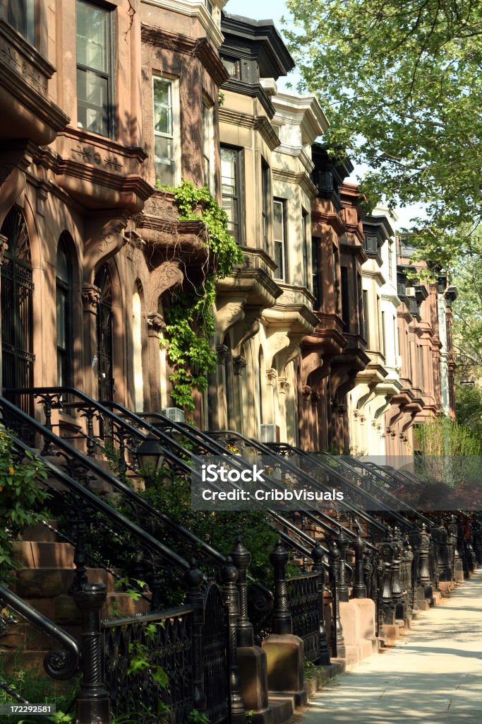 Strada di Park Slope a Brooklyn Arenaria case - Foto stock royalty-free di Park Slope