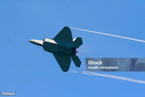 F 22a Raptor — стоковые фотографии и другие картинки Истребитель - Истребитель, Авиакосмическая промышленность, Без людей