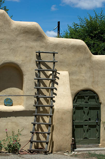 santa fe - santa fe new mexico mexico adobe house fotografías e imágenes de stock