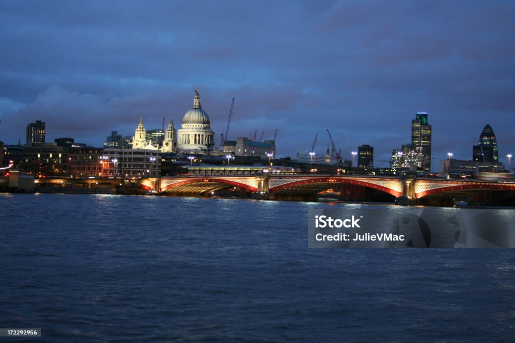 「St .Pauls 」の夜景 - イルミネーションのロイヤリティフリーストックフォト