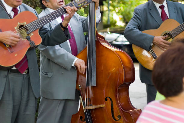 trio mexicana - instrumento baixo - fotografias e filmes do acervo