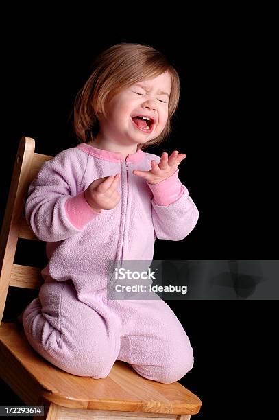 Emoción Foto de stock y más banco de imágenes de Cantar - Cantar, Llorar, Niño