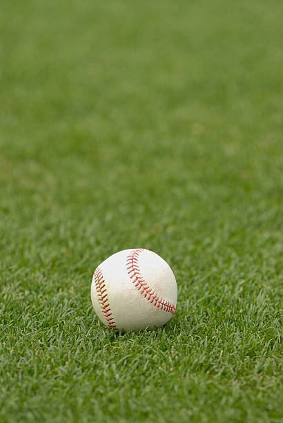 istock Baseball on the outfield 172294172