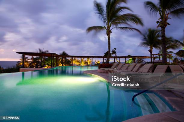 Foto de Piscina De Noite Chuvosa e mais fotos de stock de Puerto Vallarta - Puerto Vallarta, Estação turística, Hotel