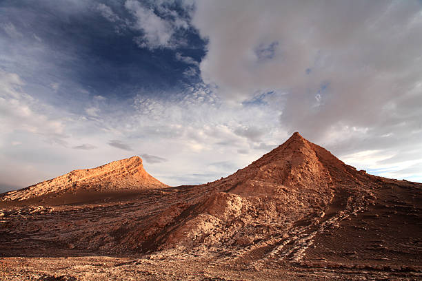istock Vale de la Luna - Atacama Desert, Chile 172295262