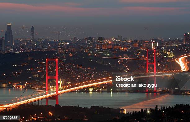 Photo libre de droit de Pont Sur Le Bosphore 3 banque d'images et plus d'images libres de droit de Pont des Martyrs du 15-Juillet - Pont des Martyrs du 15-Juillet, Istanbul, Nuit