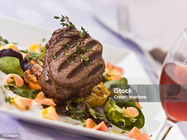 Filet Mignon Stockfoto und mehr Bilder von Filet Mignon - Filet Mignon, Filetiert, Fleisch