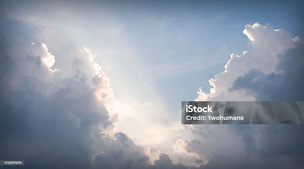 Montrer le chemin - Photo de Nuage libre de droits