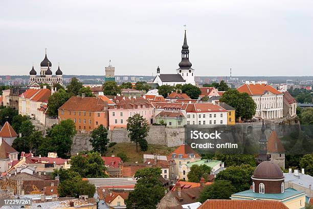 Horizonte De Tallinn Foto de stock y más banco de imágenes de Colina de Toompea - Colina de Toompea, Pared fortificada, Aguja - Chapitel
