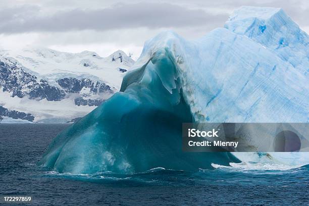 Icebergue Azul - Fotografias de stock e mais imagens de Icebergue - Formação de gelo - Icebergue - Formação de gelo, Liso, Antigo