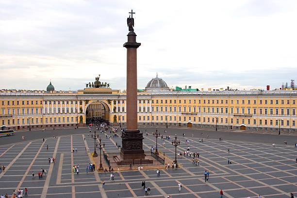 istock Alexander Column and Palace Square, St Petersburg, Russia 172297984