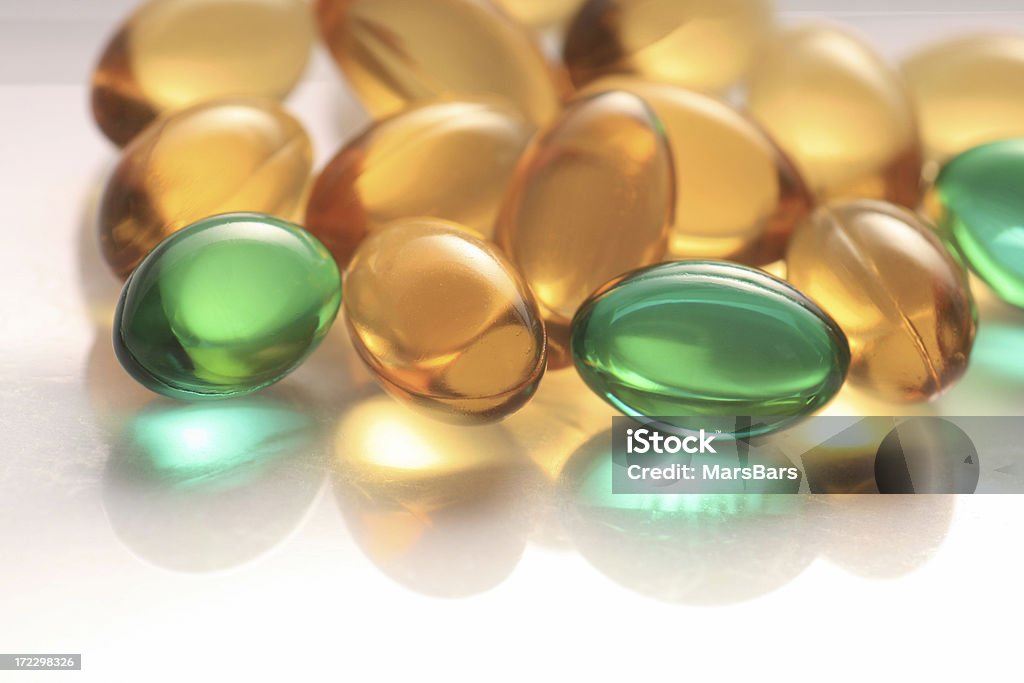 Remédios gel cápsulas - Foto de stock de Alimentação Saudável royalty-free