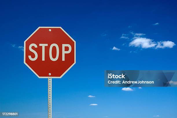 Знак Стоп — стоковые фотографии и другие картинки Stop - английское слово - Stop - английское слово, Без людей, Белый