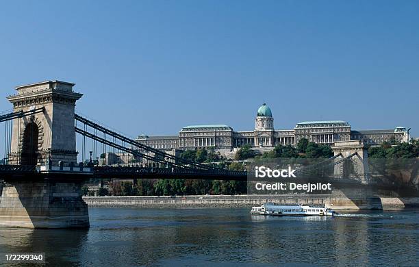 Foto de Bupadpest e mais fotos de stock de Barco de passageiros - Barco de passageiros, Budapeste, Capitais internacionais
