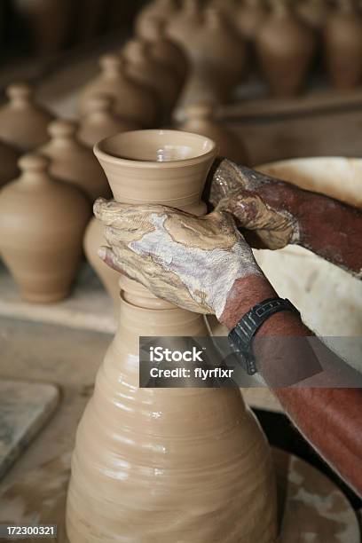 Ceramica Le Mani - Fotografie stock e altre immagini di Argilla - Argilla, Arte, Arti e mestieri