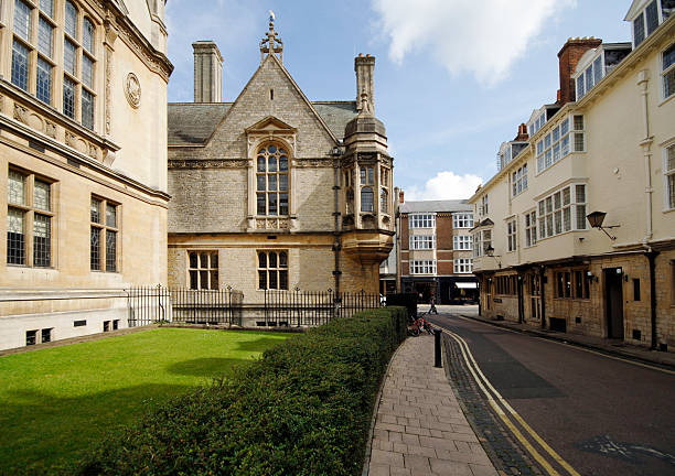 istock Street scene, Oxford 172300662