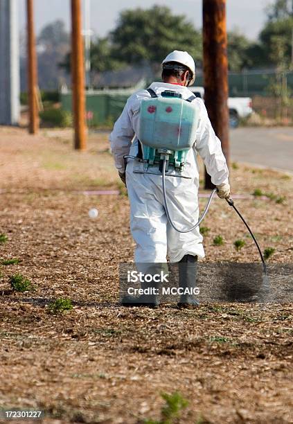 Foto de Borrifador De Herbicide e mais fotos de stock de Borrifo - Borrifo, Herbicida, Pulverizar