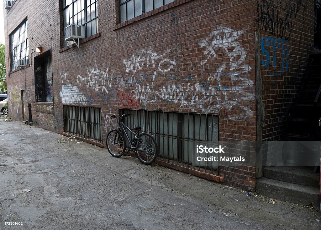 in bici Alley - Foto stock royalty-free di Inferriata di sicurezza