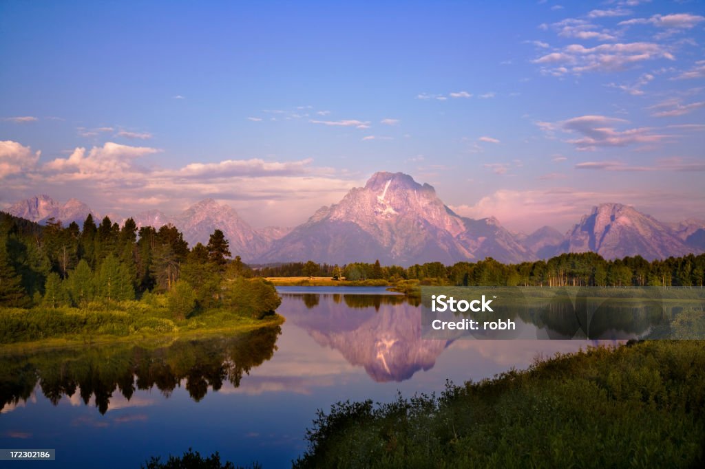 Grand Teton por la mañana - Foto de stock de Monte Moran libre de derechos