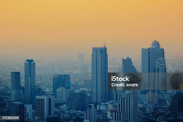 방콕 스카이라인의 해질녘까지 고층 건물에 대한 스톡 사진 및 기타 이미지 - 고층 건물, 공기 오염, 관광