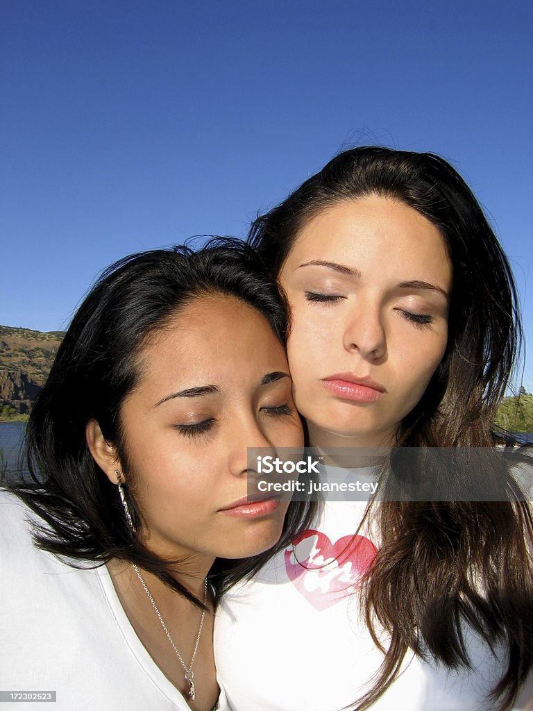 Sisterhood Latina - Foto stock royalty-free di Insieme