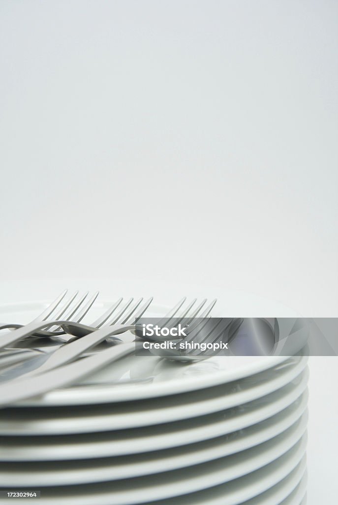 Тарелки и столовыми приборами - Стоковые фото Белый роялти-фри