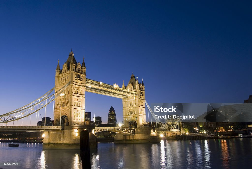 Tower bridge - Foto de stock de Capitais internacionais royalty-free