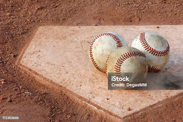 Tre Colpisce - Fotografie stock e altre immagini di Baseball - Baseball, Palla da baseball, Casa base - Sport