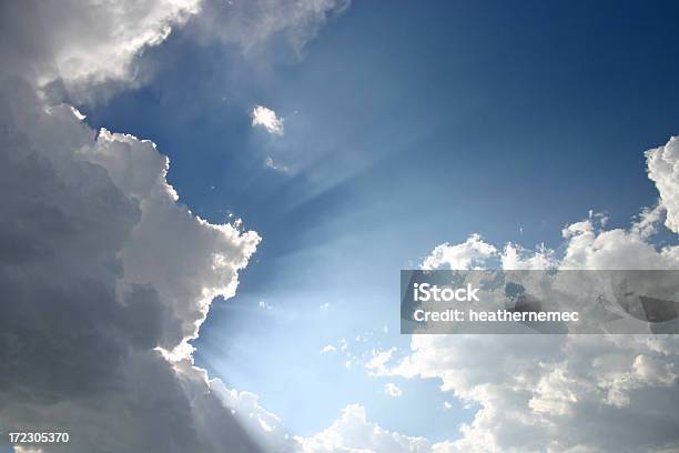 Nuvole - Fotografie stock e altre immagini di Ambientazione esterna - Ambientazione esterna, Ambientazione tranquilla, Bellezza