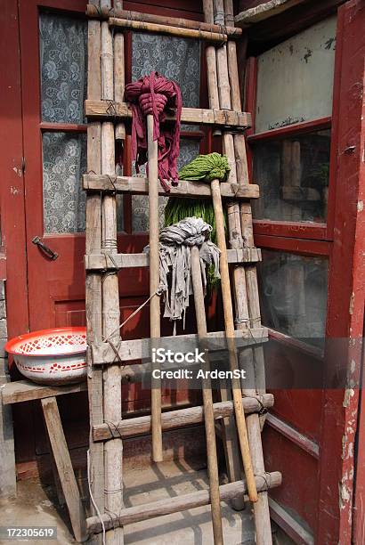 Mops Hutong — стоковые фотографии и другие картинки Вертикальный - Вертикальный, Внутренний двор, Деревня