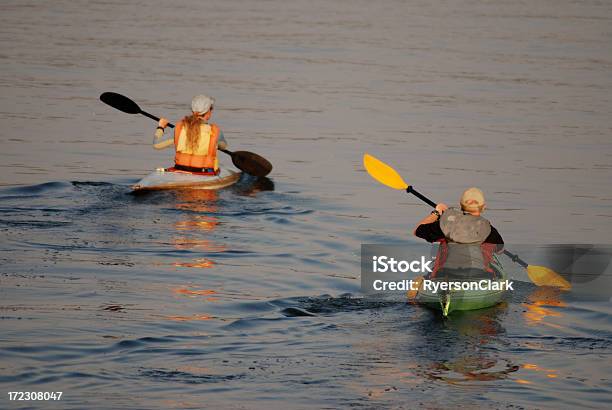 Twilight Kajak Paddler Great Slave Lake Northwest Territories Stockfoto und mehr Bilder von Nordwestterritorien