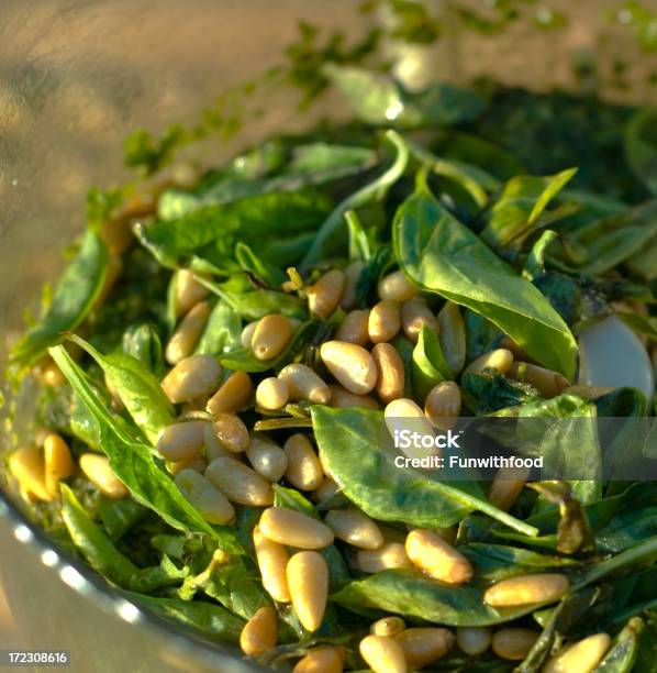 Cocina Herb Ingredientes Basils Pasta Pesto Comida Italiana De Fondo Foto de stock y más banco de imágenes de Pesto