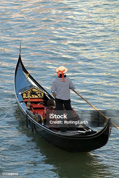 ヴェネチアのゴンドラの船頭 - ゴンドラ船のストックフォトや画像を多数ご用意 - ゴンドラ船, ヴェネツィア市, ゴンドラ漕ぎ