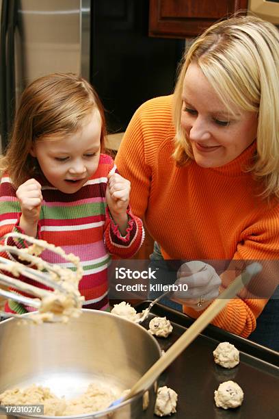 Cozinhar Aula De - Fotografias de stock e mais imagens de Adulto - Adulto, Amizade, Amor