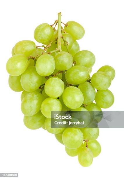 Racimo De Uvas Verde Foto de stock y más banco de imágenes de Alimento - Alimento, Blanco - Color, Comida sana