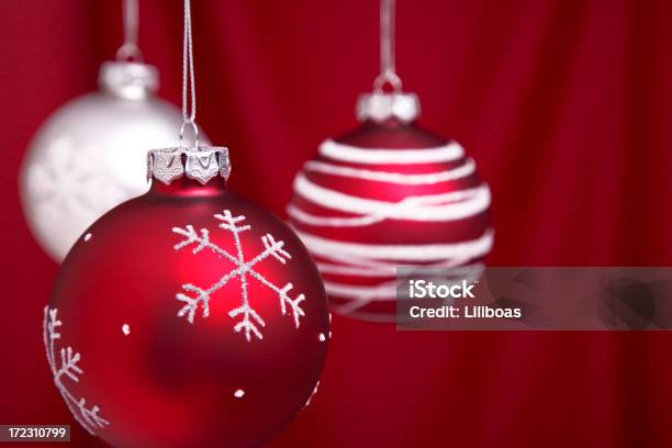 スノーフレークバウブルxl - カットアウトのストックフォトや画像を多数ご用意 - カットアウト, カラー背景, クリスマス