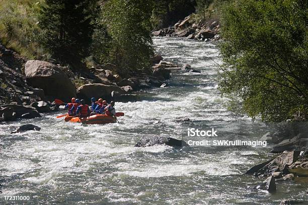 Rafting Su Clear Creek Colorado - Fotografie stock e altre immagini di Acqua - Acqua, Attività all'aperto, Attività ricreativa