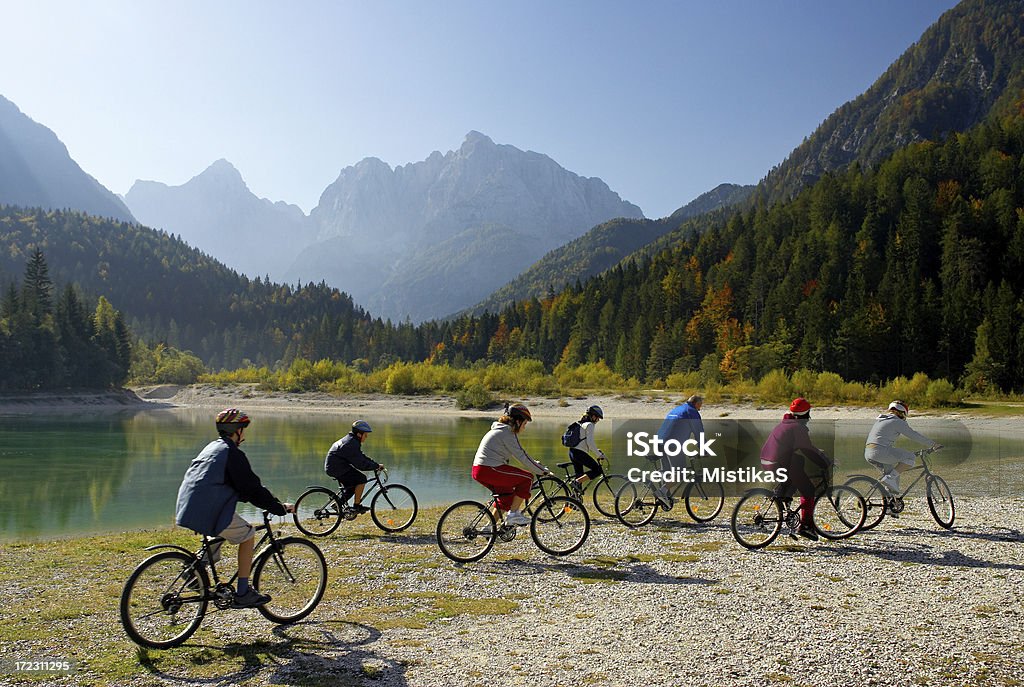 Ciclistas de montaña - Foto de stock de Actividades y técnicas de relajación libre de derechos