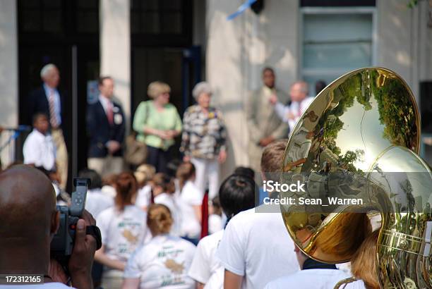 Prepararse Para Votar Em Mayoral De - Fotografias de stock e mais imagens de Presidente de Câmara - Presidente de Câmara, Ao Ar Livre, Comício Político