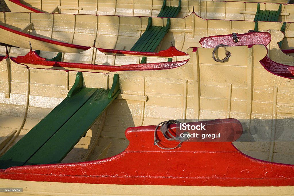 Rowboats in una riga - Foto stock royalty-free di Acqua