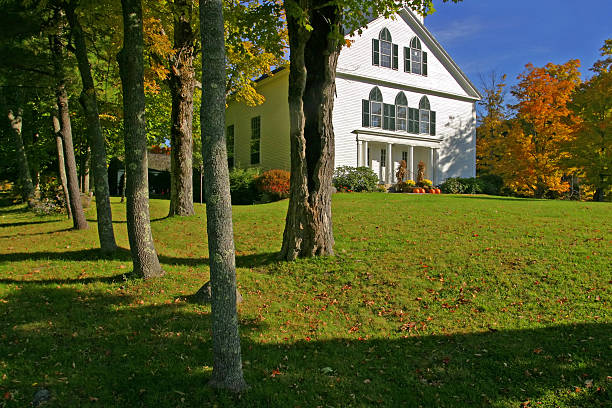 istock Rural Church and Fall Foliage 172312400