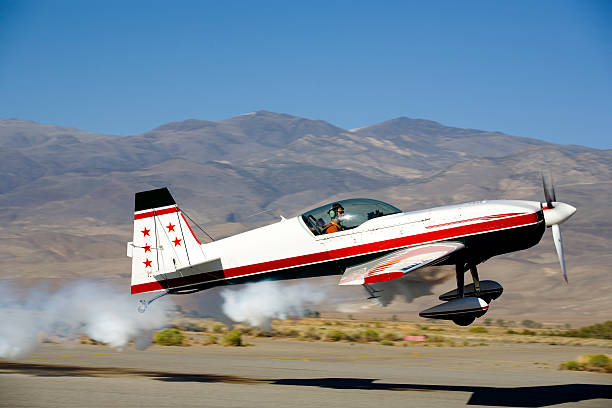 staudacher s- 600-11 - stunt stunt plane airplane small zdjęcia i obrazy z banku zdjęć