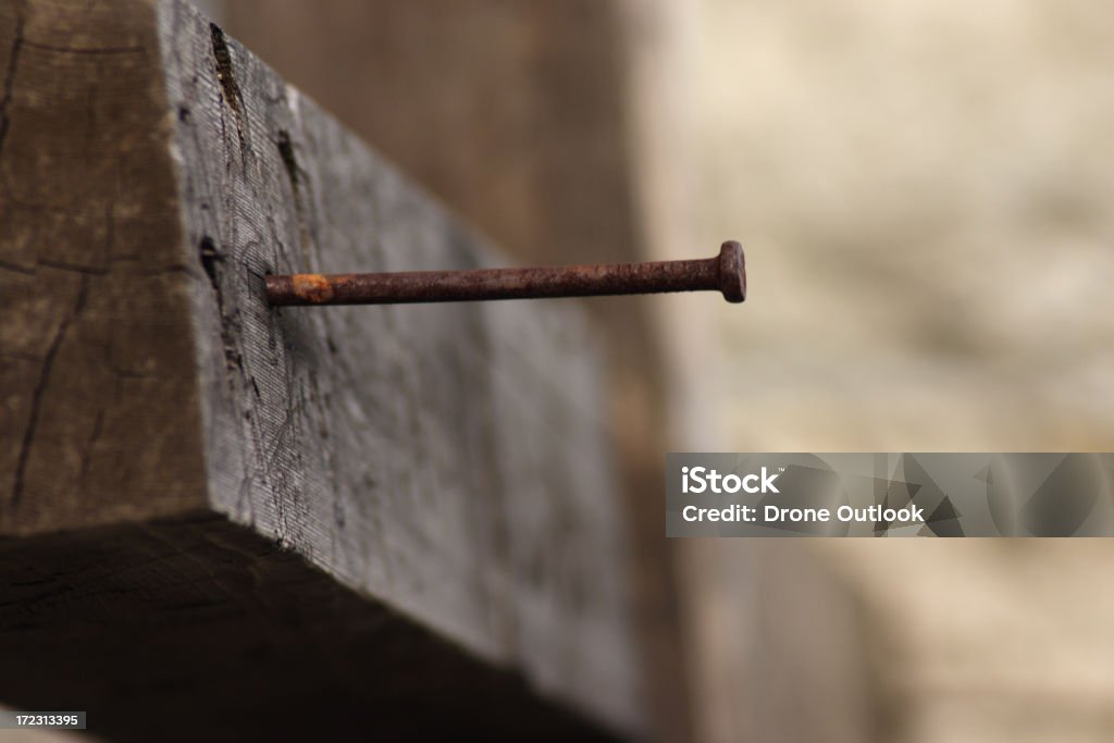 Nägel in eine hölzerne Kreuz - Lizenzfrei Kreuz - Form Stock-Foto