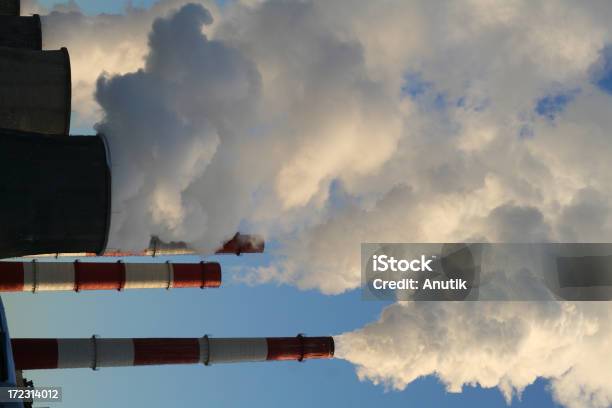 Foto de Como O Aquecimento Global e mais fotos de stock de Abastecer - Abastecer, Camada de Ozônio, Cano