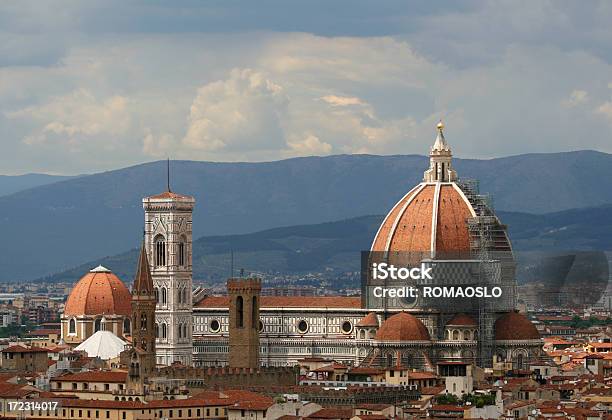 Foto de Il Duomo Em Florença Toscana Itália e mais fotos de stock de Campanário - Florença - Campanário - Florença, Campanário - Torre, Catedral