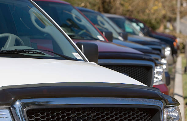 istock CAR DEALERSHIP 172314590