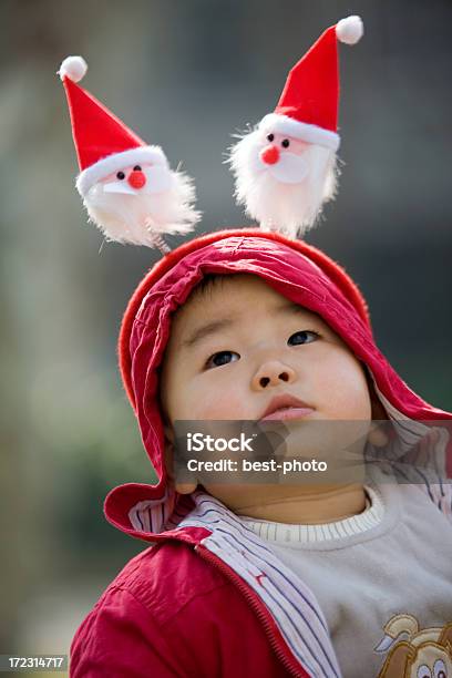 Bambino A Natale - Fotografie stock e altre immagini di Bebé - Bebé, Humour, Natale