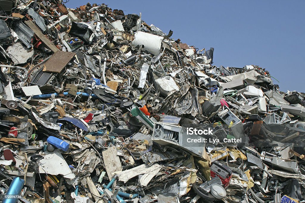 Computer Garbage Table Computer Garbage Dump 13 Stock Photo - Download Image Now - Electronics ...