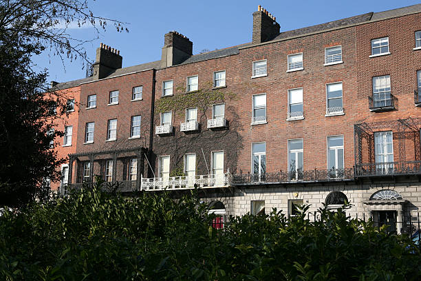 Apartment complex in Dubllin, Ireland Apartment complex in Dublin Ireland - Oscar Wilde stayed in these apartments. oscar wilde stock pictures, royalty-free photos & images