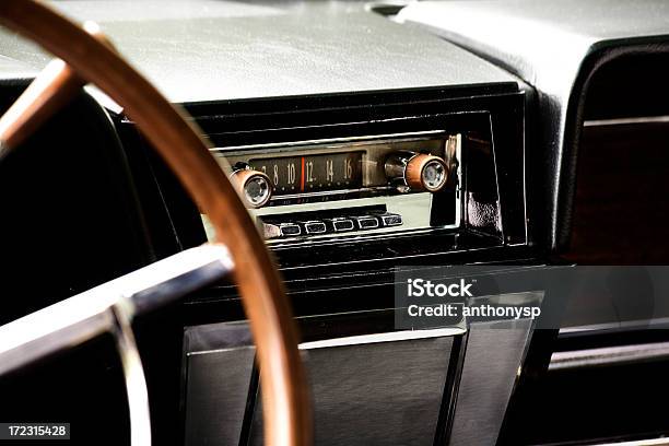 Radio Foto de stock y más banco de imágenes de Coche - Coche, Radio - Electrónica de audio, Dial